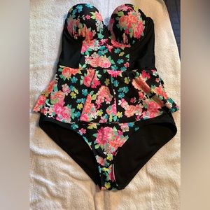 Strapless - One piece swim suit